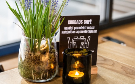Kurbads ledus halles kafejnīca