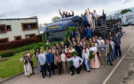 Kurbads ledus halles dāmas apmeklēja Kurbads bāzes ielīgošanas pasākumu. Kurbads ledus halles dāmas apmeklēja Kurbads bāzes ielīgošanas pasākumu.