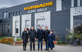 Kurbads ledus hallē spriež par iespējām atbalstīt sporta klubus Rīgā