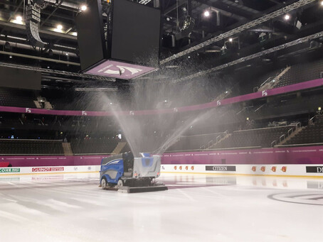 Kurbads "Mamuts" - Ledus mašīna 2024. gada Pasaules čempionātā daiļslidošanā Lietuvā, Žalgira hallē.